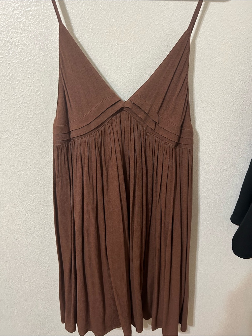 Women’s Aemi + Co Brown Spaghetti Strap V-Neck Dress